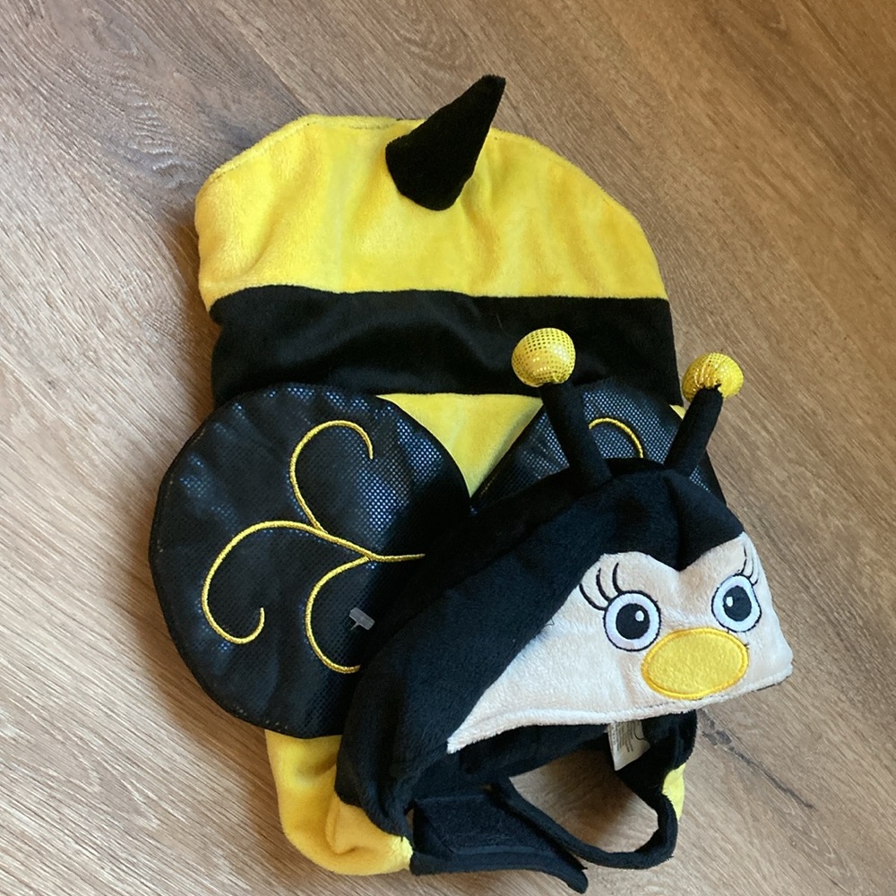 Small dog Halloween bumblebee costume, new